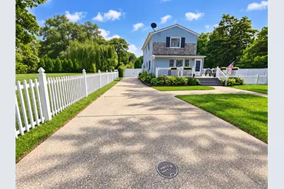 32 Pine Street, Selden, NY 11784 - Photo 21