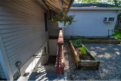10 Stonehurst Circle S, Centereach, NY 11720 - Photo 33