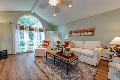 10 Stonehurst Circle S, Centereach, NY 11720 - Photo 15