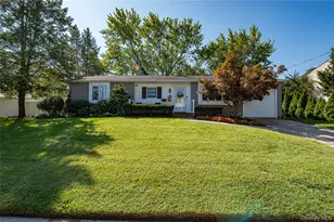 10 Stonehurst Cir S, Centereach, NY 11720 - Photo 3