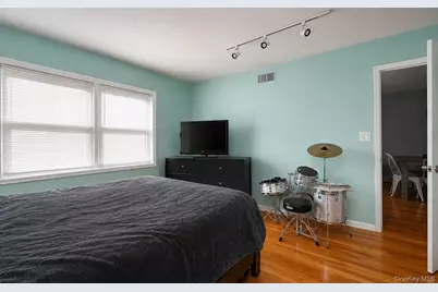 947 Bard Avenue, New York, NY 10301 - Photo 23