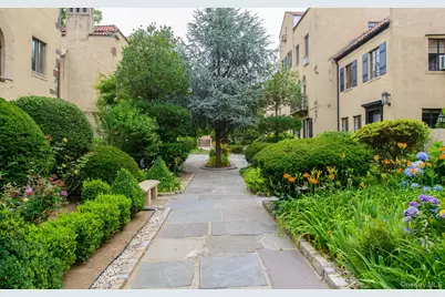 215 Middle Neck Road #2-2B, Great Neck, NY 11021 - Photo 3
