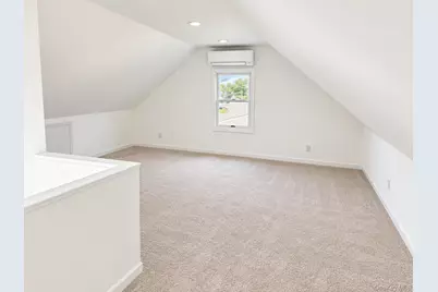 60 Howard Avenue, Copiague, NY 11726 - Photo 5