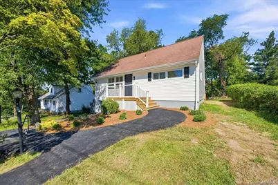 724 Locksley Road, Yorktown Heights, NY 10598 - Photo 3