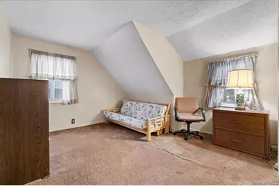 7607 Hewlett Street, New Hyde Park, NY 11040 - Photo 19
