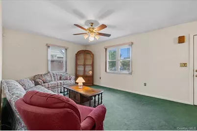 7607 Hewlett Street, New Hyde Park, NY 11040 - Photo 5