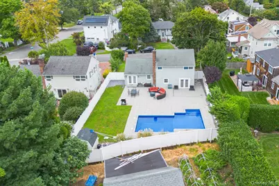 61 Carleton Avenue, Amityville, NY 11701 - Photo 27