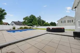 61 Carleton Ave, Amityville, NY 11701 - Photo 17
