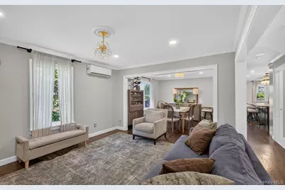 182 School Street, Oyster Bay, NY 11771 - Photo 15