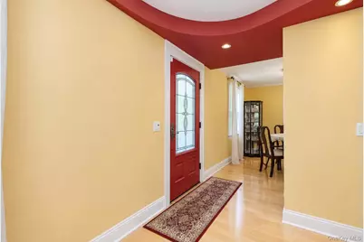 245 Old Mamaroneck Road, White Plains, NY 10605 - Photo 11