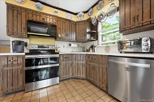 37 Cherry St, Massapequa, NY 11758 - Photo 7