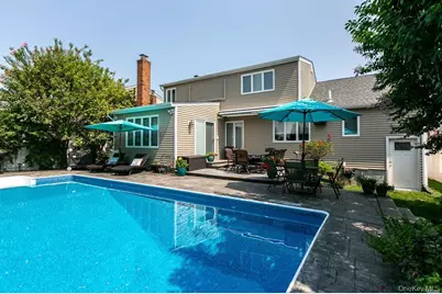 2452 Freeport Street, Wantagh, NY 11793 - Photo 3