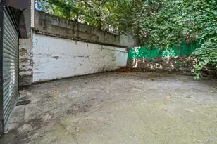 1373 Plimpton Ave, Bronx, NY 10452 - Photo 19