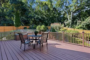 24 Sylvan Ln, Miller Place, NY 11764 - Photo 9