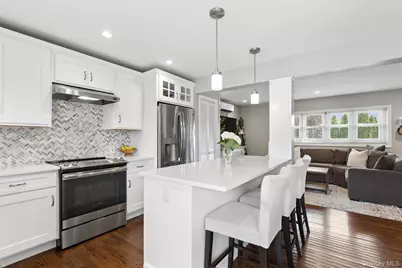 24 Essen Place, Bethpage, NY 11714 - Photo 5