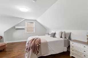 24 Essen Pl, Bethpage, NY 11714 - Photo 17
