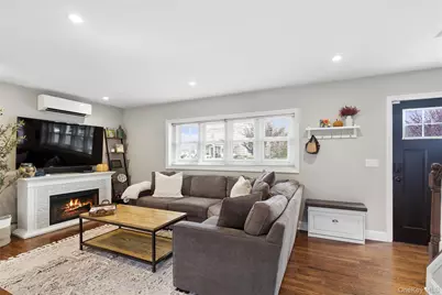 24 Essen Place, Bethpage, NY 11714 - Photo 9