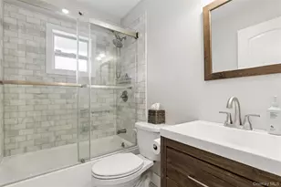 24 Essen Pl, Bethpage, NY 11714 - Photo 13