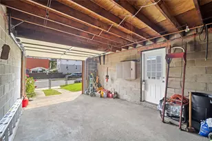60-45 69th St, Maspeth, NY 11378 - Photo 15
