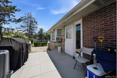 18 E 25th Street, Huntington Station, NY 11746 - Photo 33