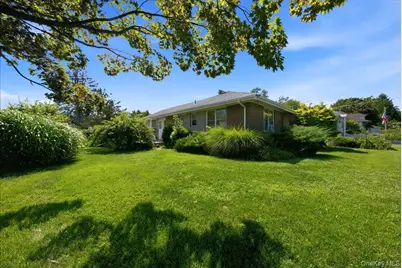18 E 25th Street, Huntington Station, NY 11746 - Photo 35