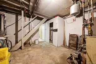 18 E 25th St, Huntington Station, NY 11746 - Photo 29