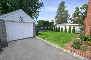117 Euston Rd S, West Hempstead, NY 11552 - Photo 25