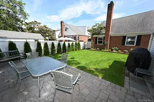 117 Euston Rd S, West Hempstead, NY 11552 - Photo 21