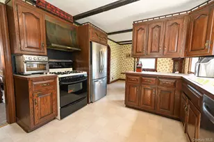 117 Euston Rd S, West Hempstead, NY 11552 - Photo 7