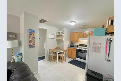 1200 Jericho Turnpike #Apt 1, New Hyde Park, NY 11040 - Photo 3