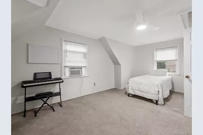 82-18 266th Street, Glen Oaks, NY 11004 - Photo 11