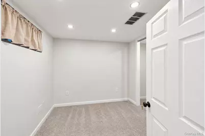 138 Main Avenue, Lake Grove, NY 11755 - Photo 37