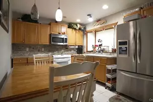 254 Auborn Ave, Shirley, NY 11967 - Photo 3