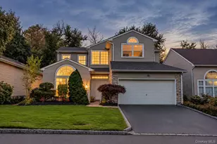 32 Hamlet Dr, Hauppauge, NY 11788 - Photo 3