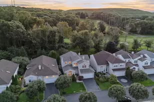 32 Hamlet Dr, Hauppauge, NY 11788 - Photo 39