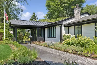 7 King Arthurs Court, Saint James, NY 11780 - Photo 3