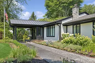 7 King Arthurs Ct, Saint James, NY 11780 - Photo 3