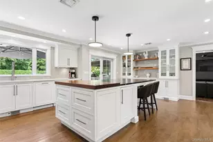 7 King Arthurs Ct, Saint James, NY 11780 - Photo 15