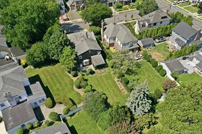 15 May Court, Rockville Centre, NY 11570 - Photo 27