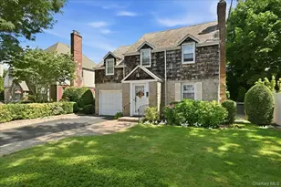 15 May Ct, Rockville Centre, NY 11570 - Photo 3
