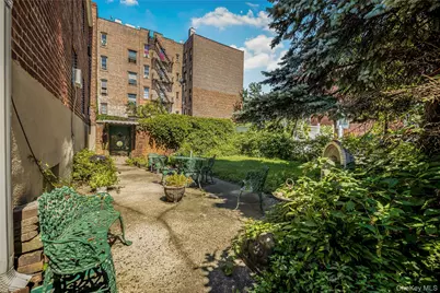 1526 Ericson Place, Bronx, NY 10461 - Photo 23