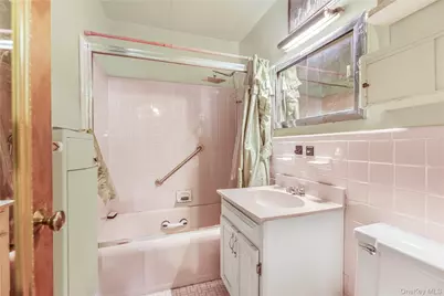 1526 Ericson Place, Bronx, NY 10461 - Photo 11