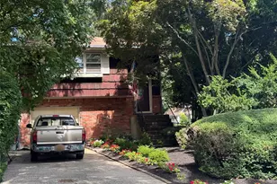 115 Green Ave, Patchogue, NY 11772 - Photo 5