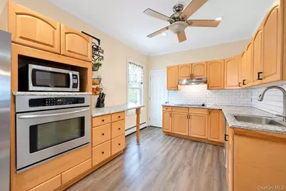 52 Lee Avenue, Patchogue, NY 11772 - Photo 21