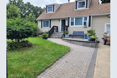 336 Jayne Boulevard, Port Jefferson Station, NY 11776 - Photo 3