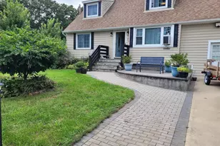 336 Jayne Blvd, Port Jefferson Station, NY 11776 - Photo 3