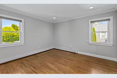 392 Philadelphia Avenue, Massapequa Park, NY 11762 - Photo 17