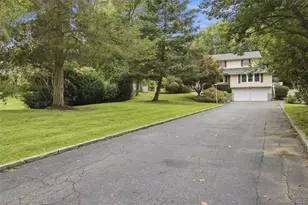 18 White Deer Ct, Huntington, NY 11743 - Photo 3