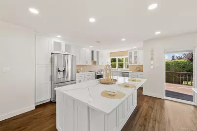 3260 Shore Road, Oceanside, NY 11572 - Photo 9