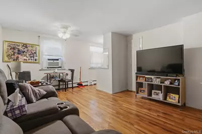 1018 Throggmorton Avenue, Bronx, NY 10465 - Photo 35